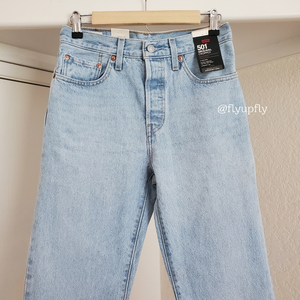 NWT Levi’s 501 Straight Cropped Jeans in Light Wash - Picture 10 of 13